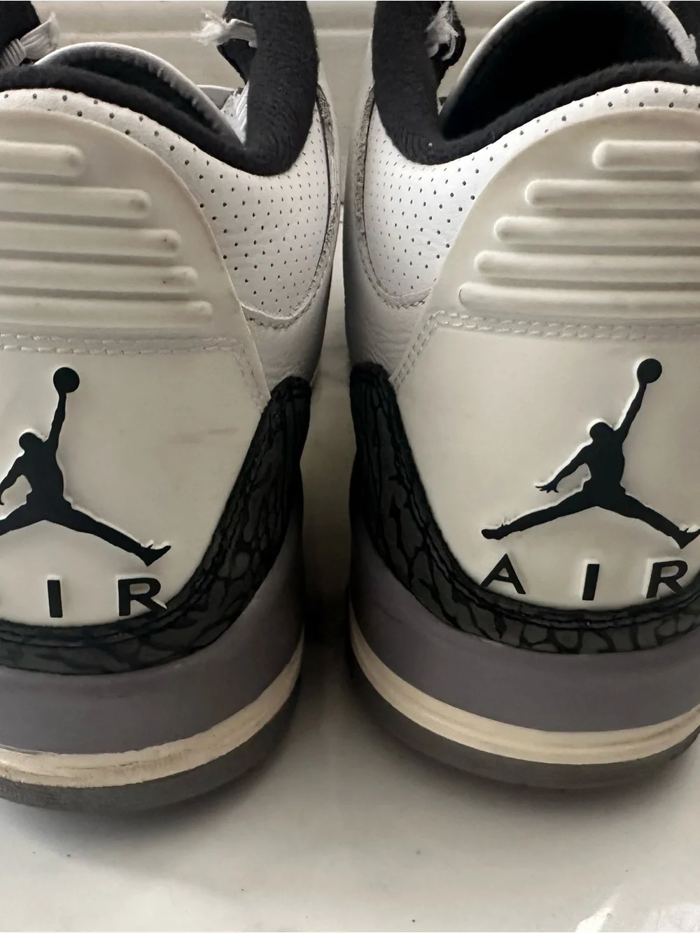Air Jordan 3 Retro Cement Gray